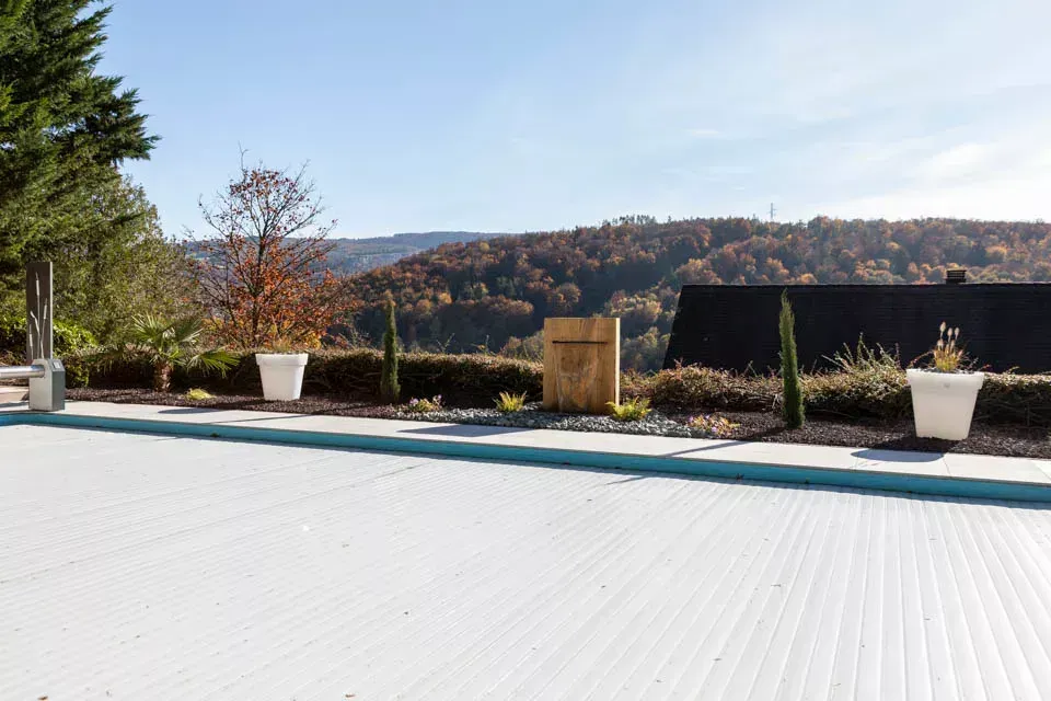 terrasse et piscine (1)